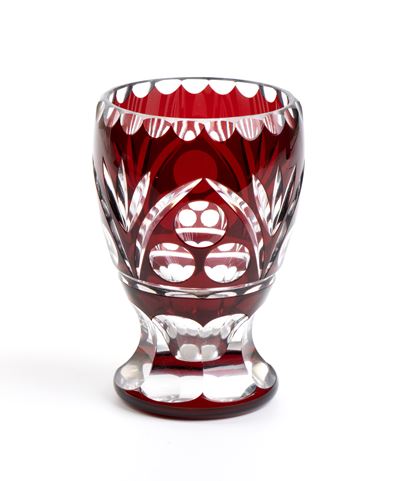 Bicchiere in cristallo di Boemia, rubino, molato e inciso, stile Biedermeier