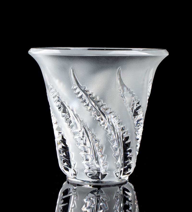 René Lalique Ay, 1860 - Parigi, 1945 - Vaso Francese in Cristallo "lobelia"