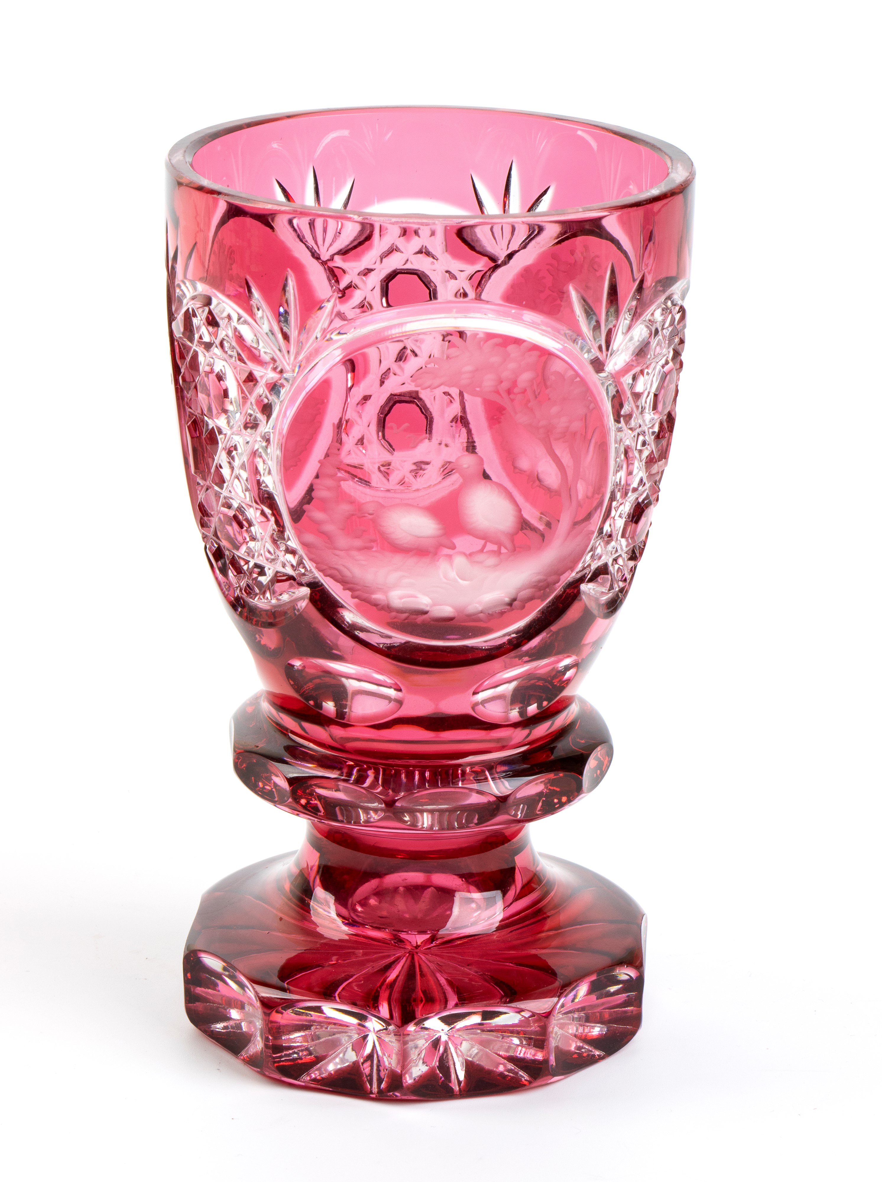 Bicchiere in cristallo di Boemia, rosa scuro, molato e inciso, XX secolo