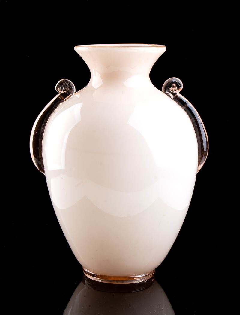 Flavio Poli Seguso Vetri D’arte, Murano - Un Grande Vaso Ovale in Vetro Incamiciato.