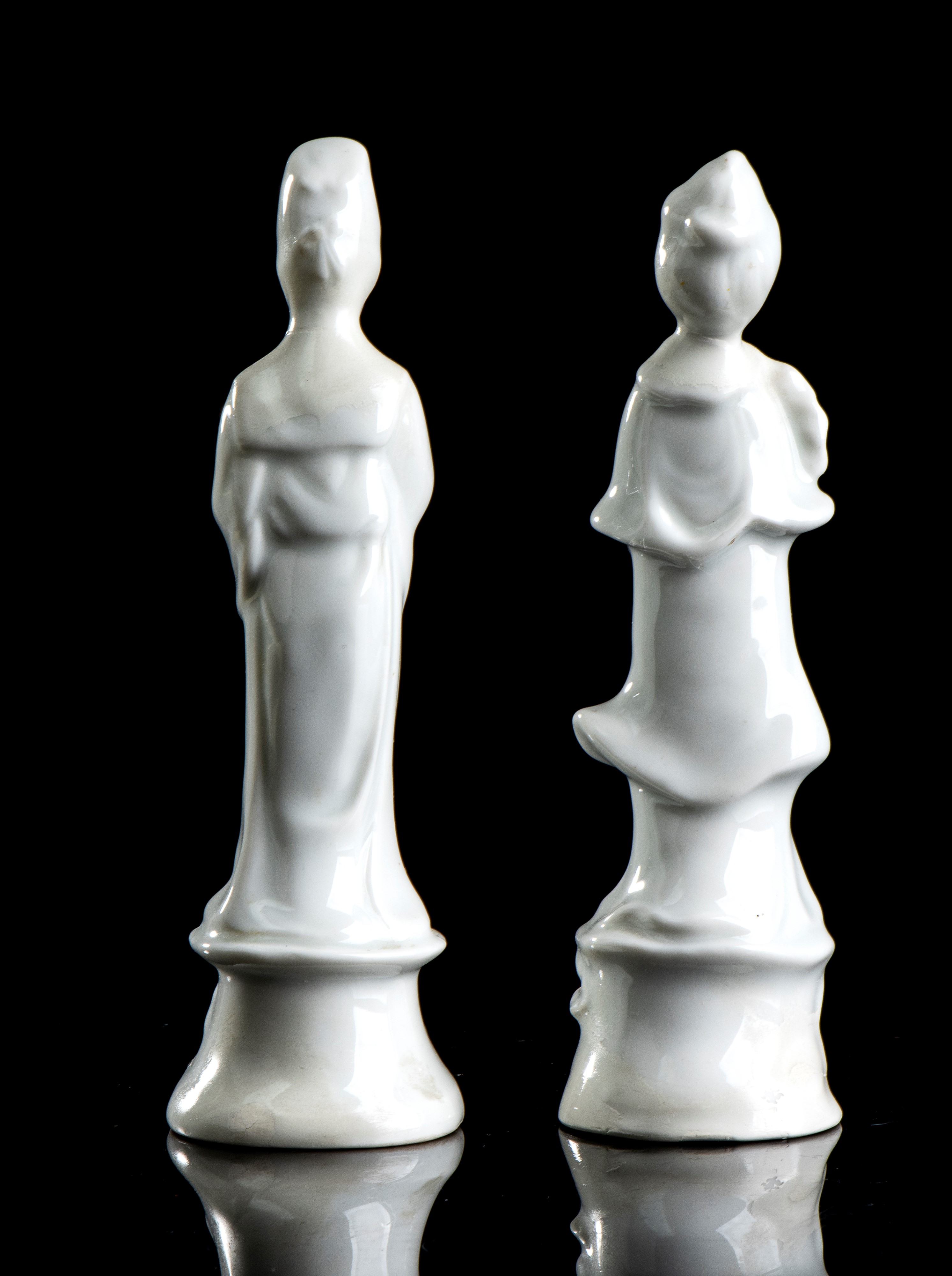 Due Figure in Porcellana 'blanc De Chine'