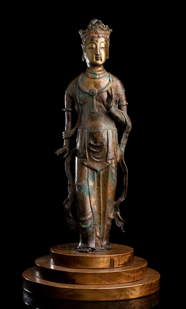 SCULTURA IN BRONZO CON BODHISATTVA STANTE