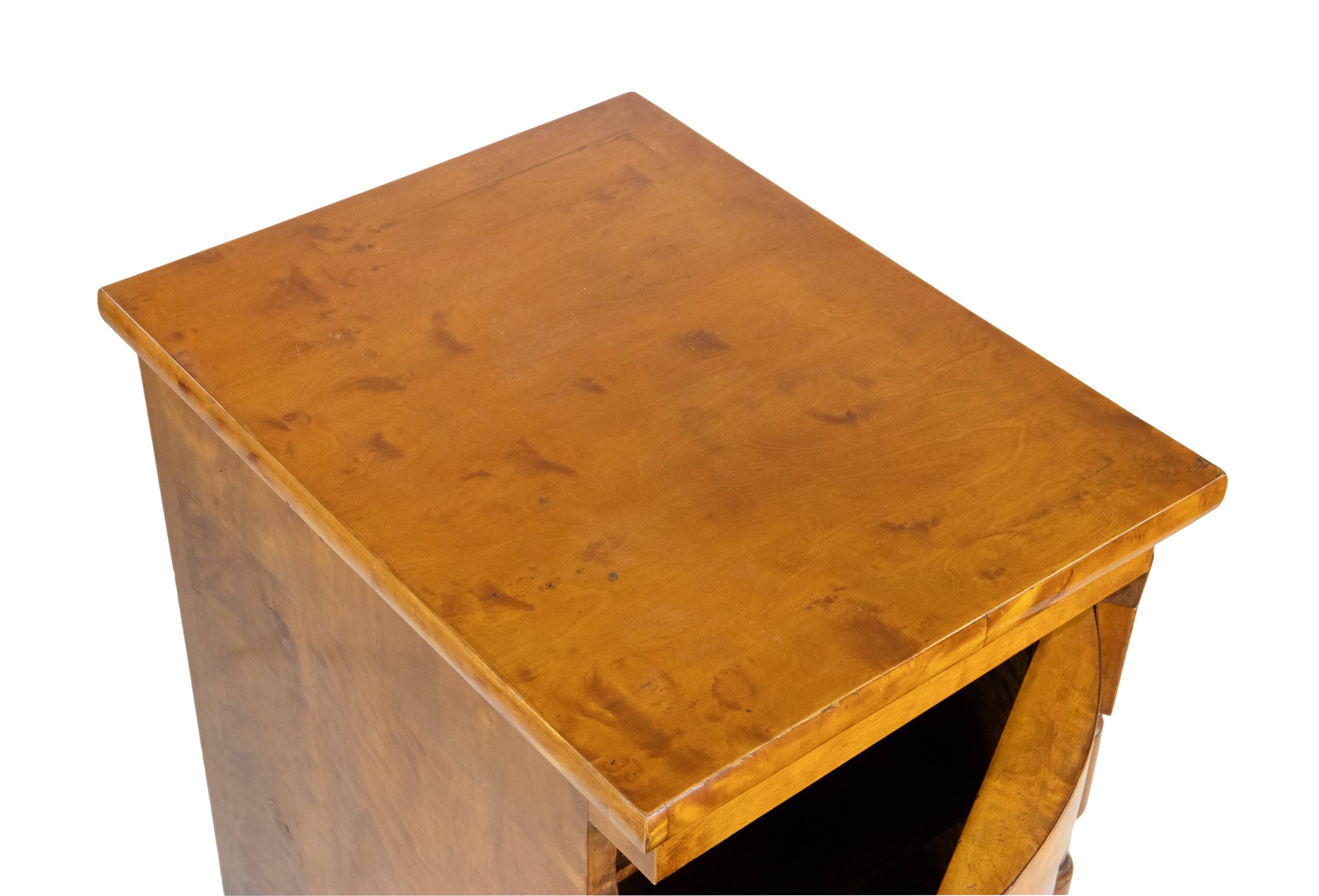 Coppia di tavolini da notte in noce in stile Impero francese