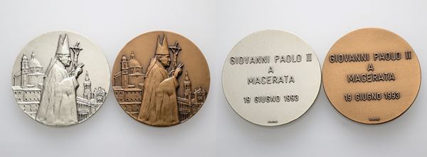 VATICANO. Lotto di due medaglie di GIOVANNI PAOLO II 1993 ANNO XV  per la visita pastorale del Pontefice a Macerata. Ag 22,90gr. Ø 37,20mm/ AE 23gr. Ø 37,20mm