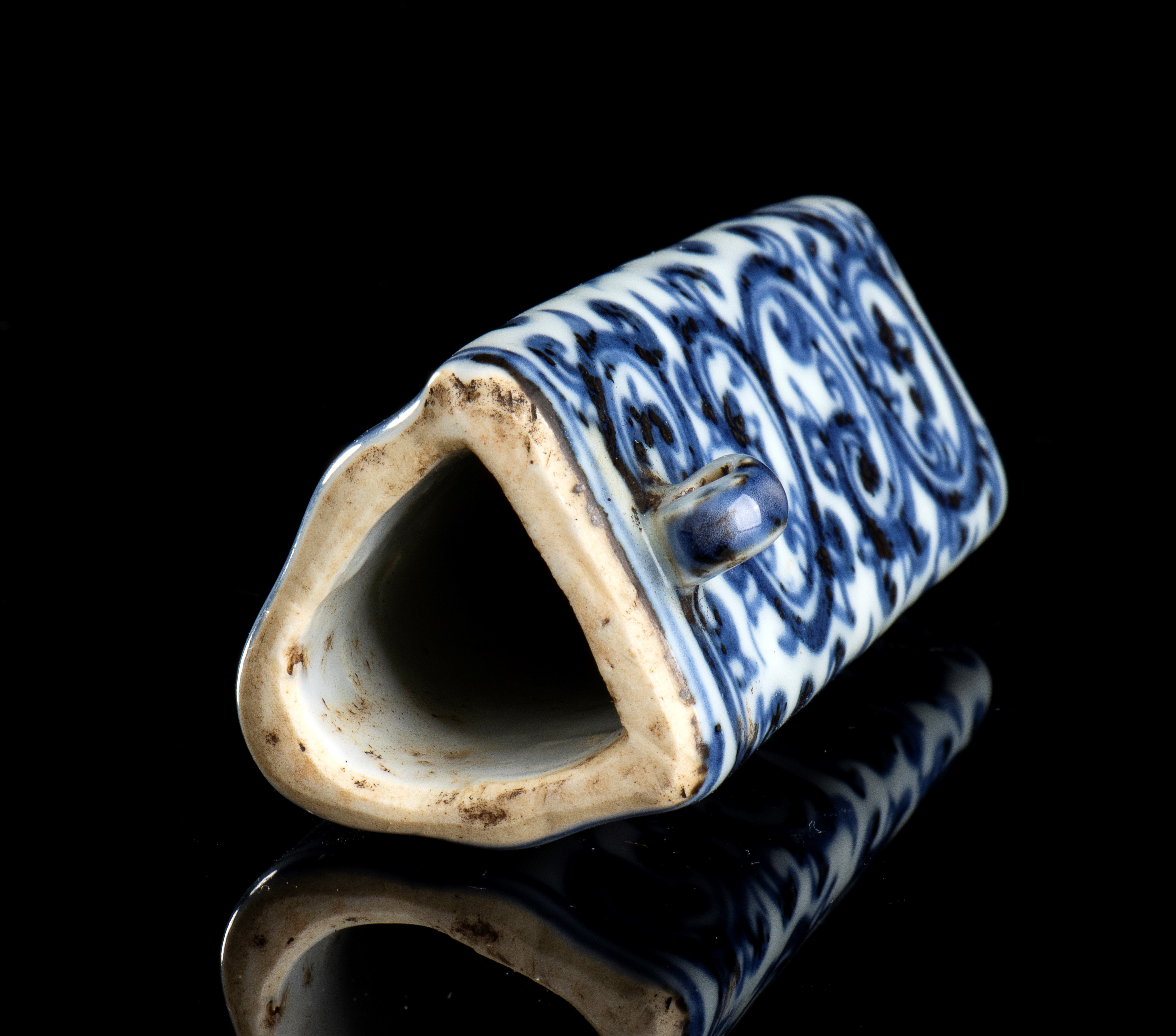 MANGIATOIA PER UCCELLI IN PORCELLANA 'BIANCO E BLU'