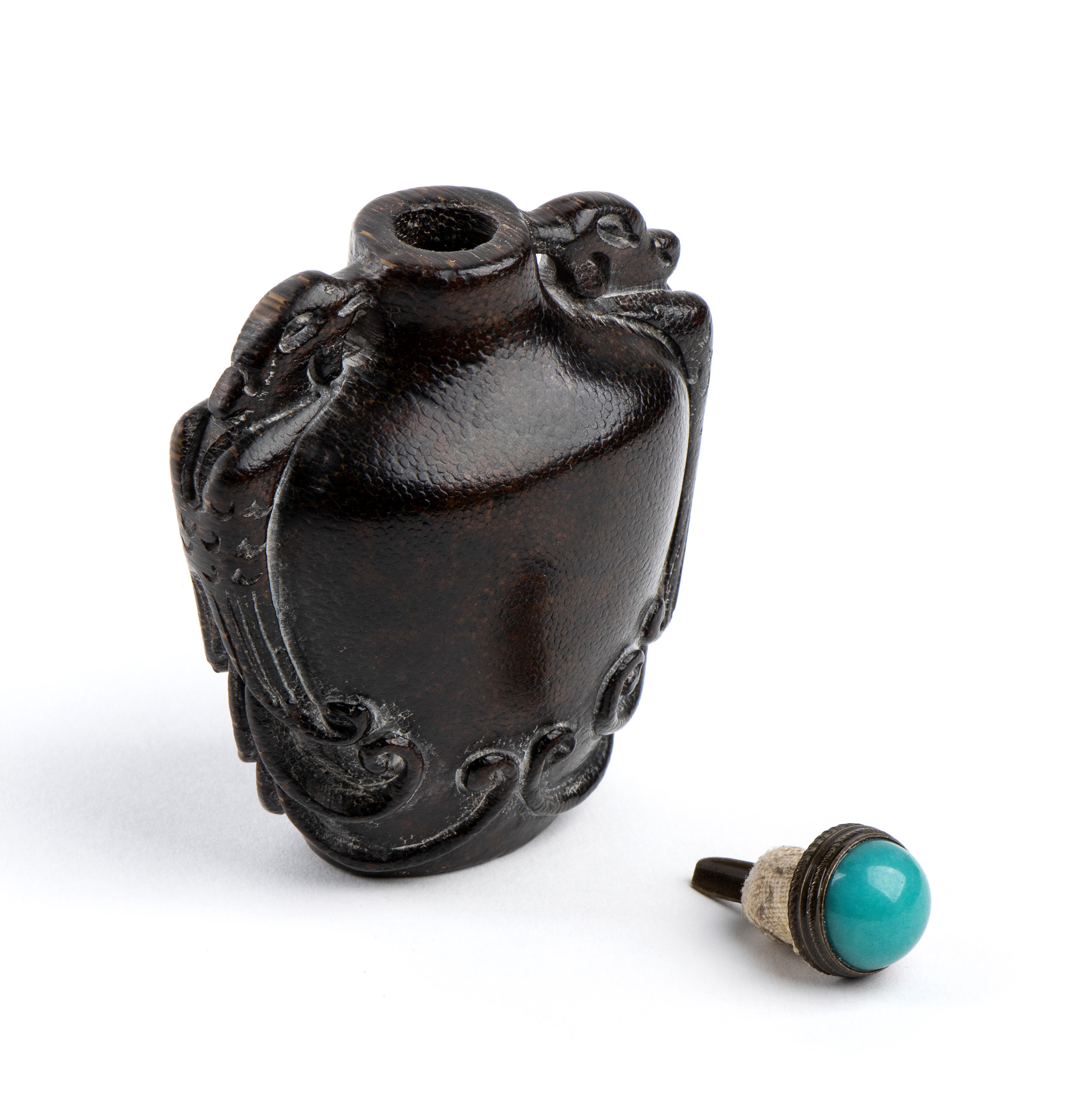 Snuff Bottle in Corno con Tappo in Metallo e Vetro