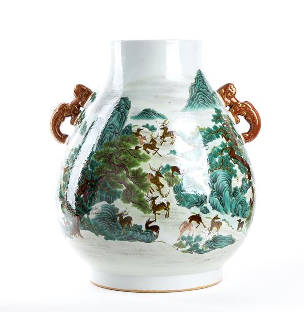 A LARGE POLYCHROME ENAMELLED PORCELAIN HU VASE