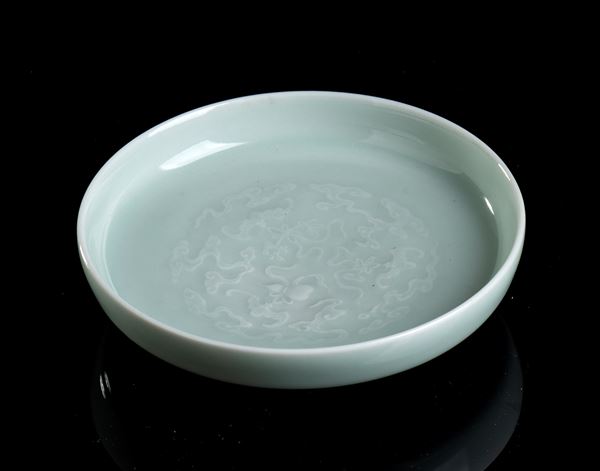 A SMALL CÉLADON GLAZED PORCELAIN DISH