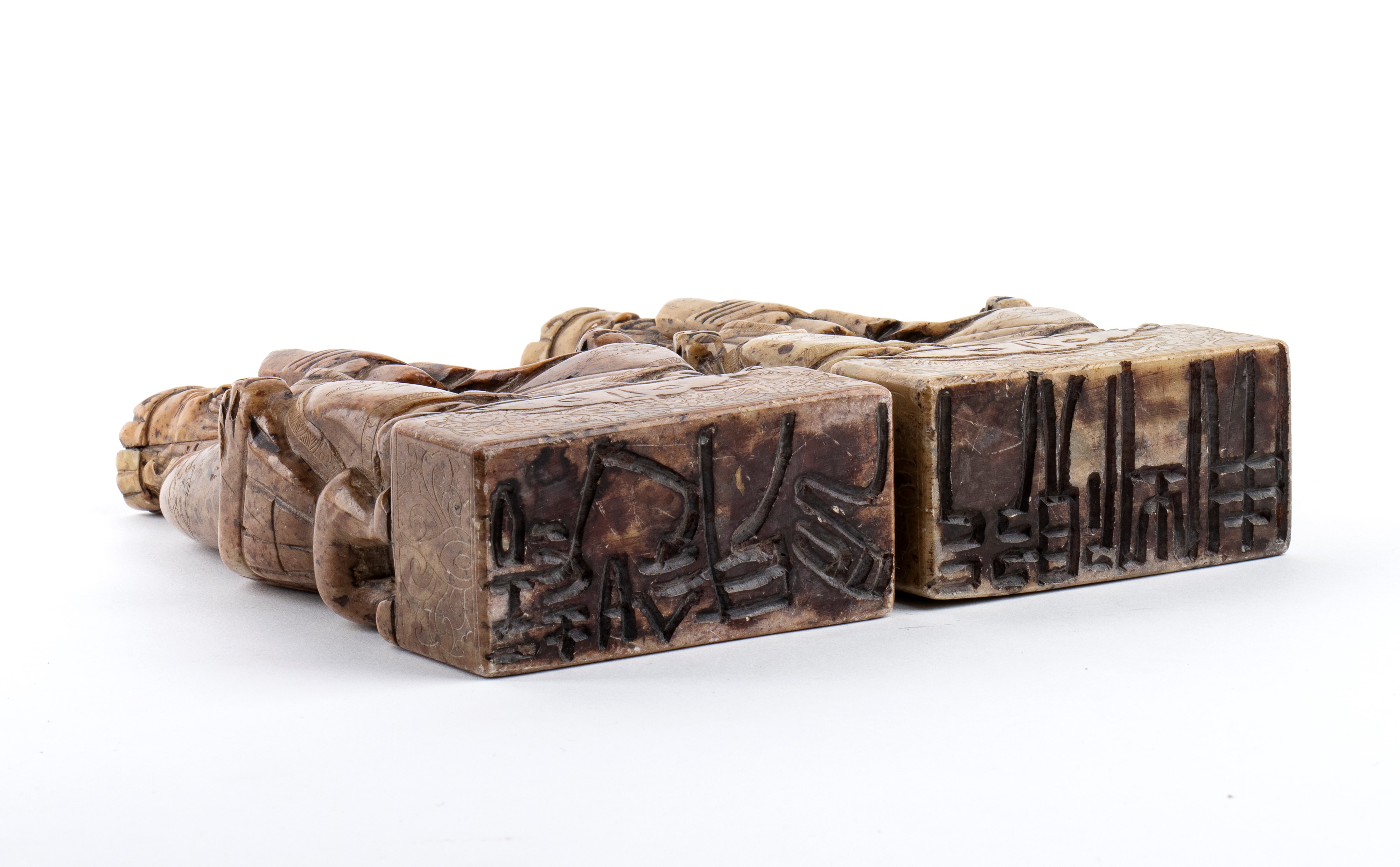 DUE SIGILLI IN PIETRA SAPONARIA SCOLPITI COME DIVINITÀ TAOISTA