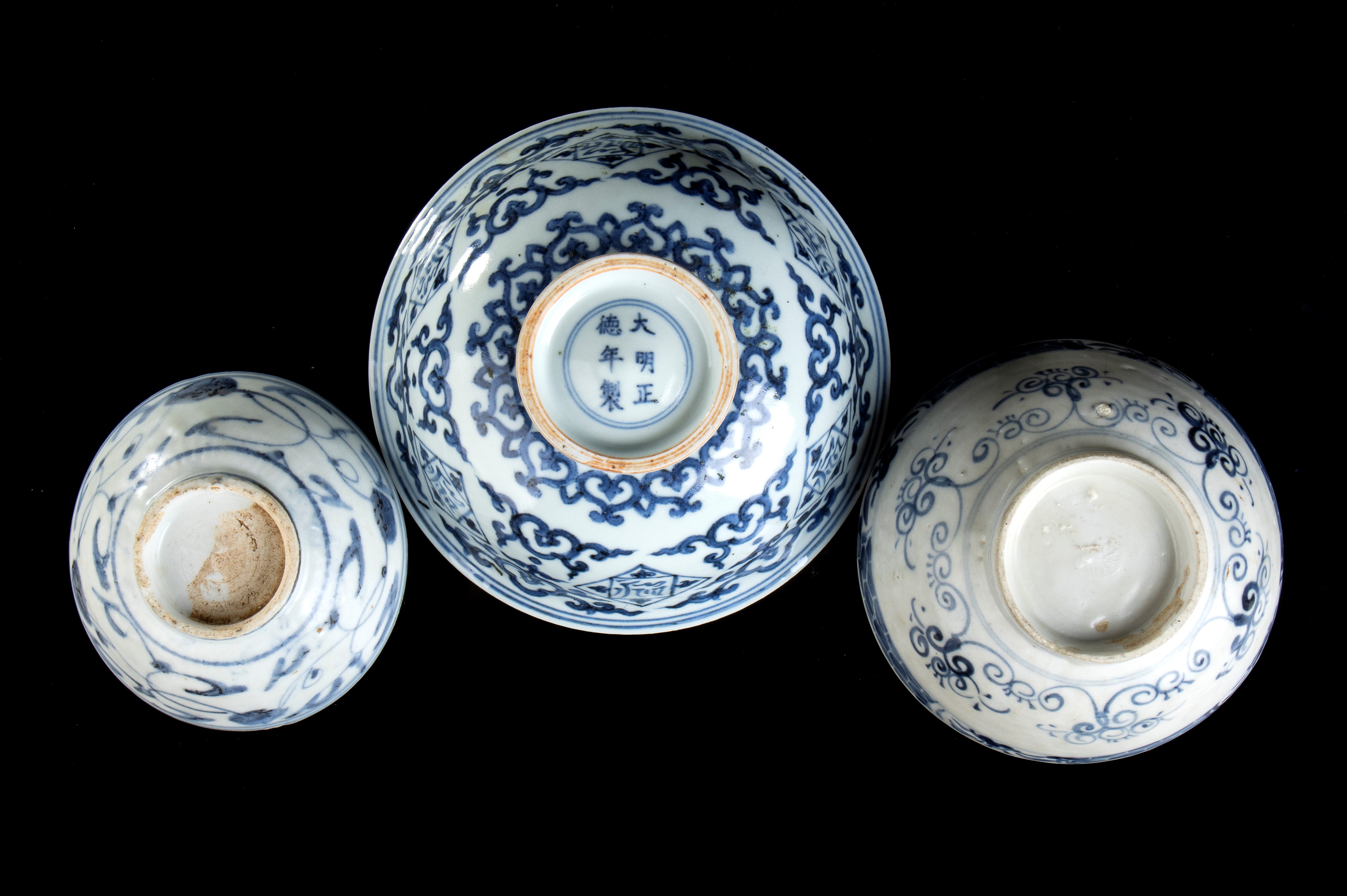 TRE CIOTOLE IN PORCELLANA 'BIANCO E BLU'