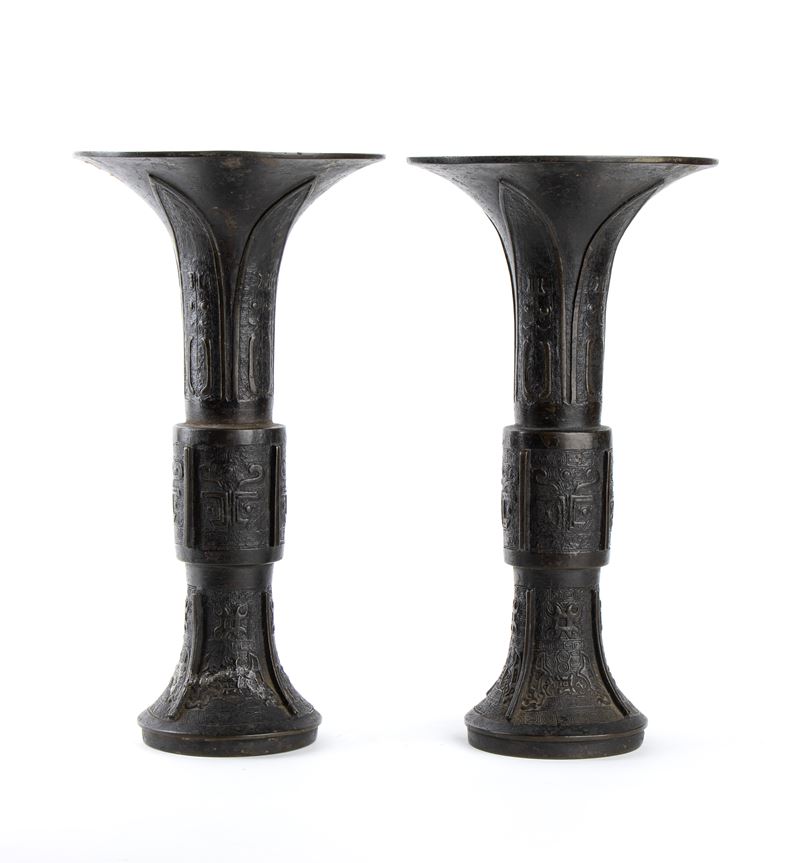 COPPIA DI VASI GU IN BRONZO