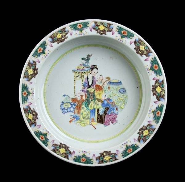 A LARGE POLYCHROME ENAMELLED PORCELAIN BASIN