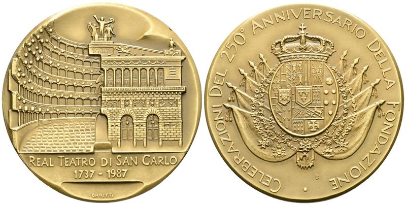 NAPOLI. Medaglia per il 250° anniversario del teatro San Carlo 1987. Opus: Driutti. AE dorato. 49...