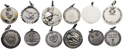 Italia. Interessante Lotto di 6 Medaglie Militari in Argento, XX Secolo. Dimensioni Varie. Ag; 54...