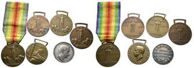 Regno D'italia. Vittorio Emanuele III (1900-1943). Lotto di 5 Medaglie Militari. Dimensioni e Met...