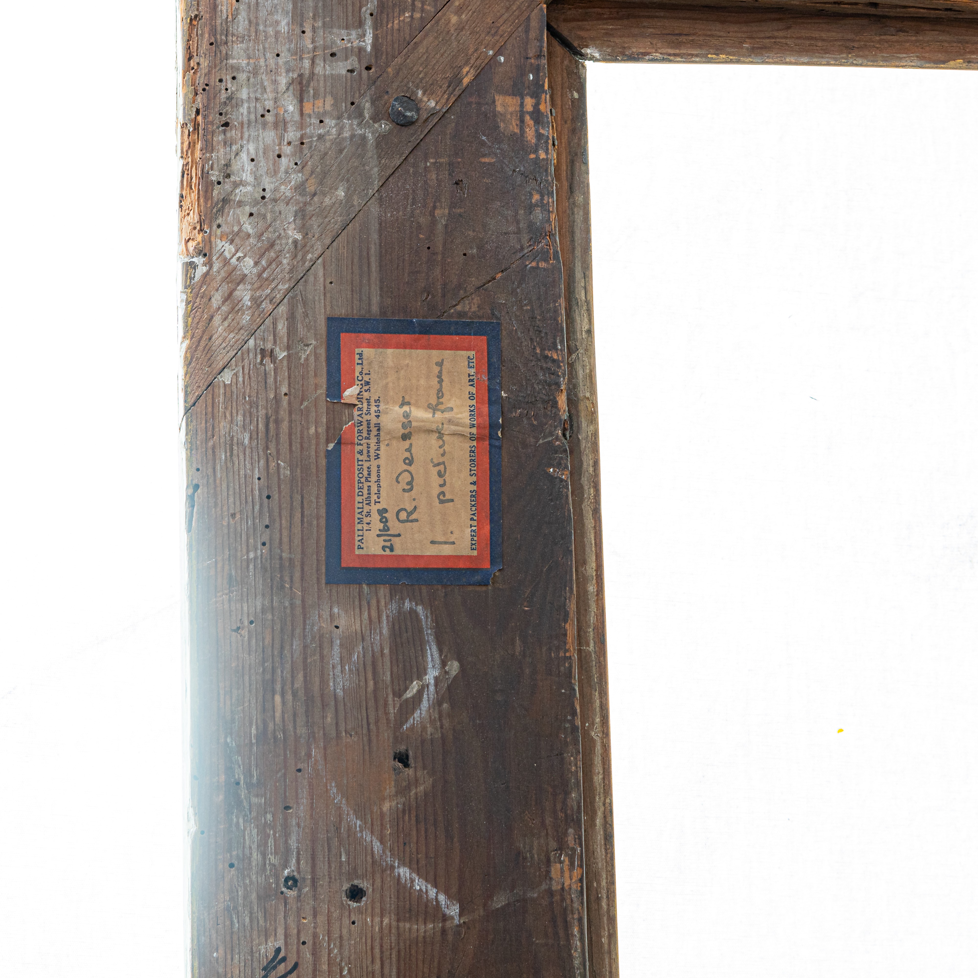 Cornice a Becco di Civetta in Legno Dorato