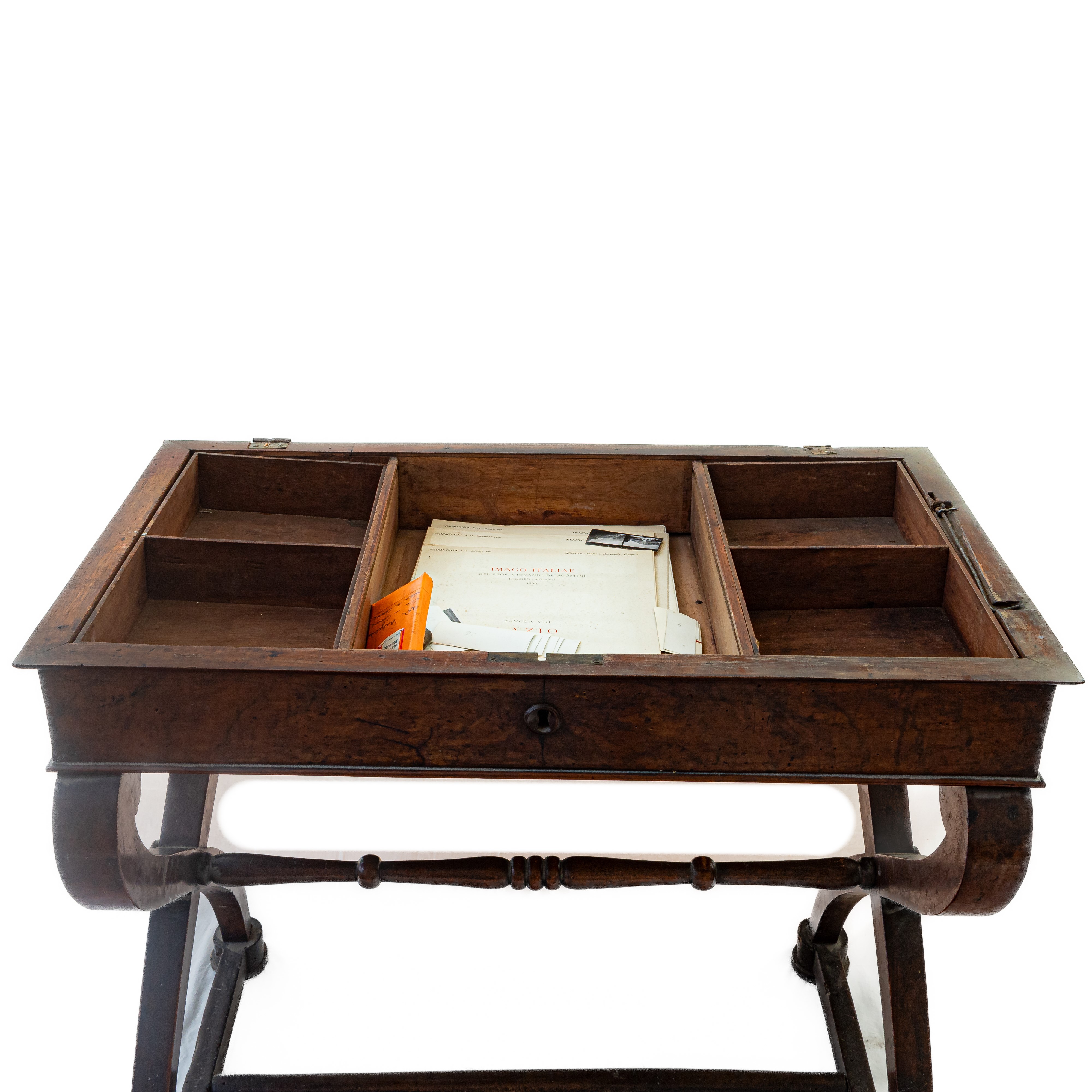Scrivania in Legno di Noce
