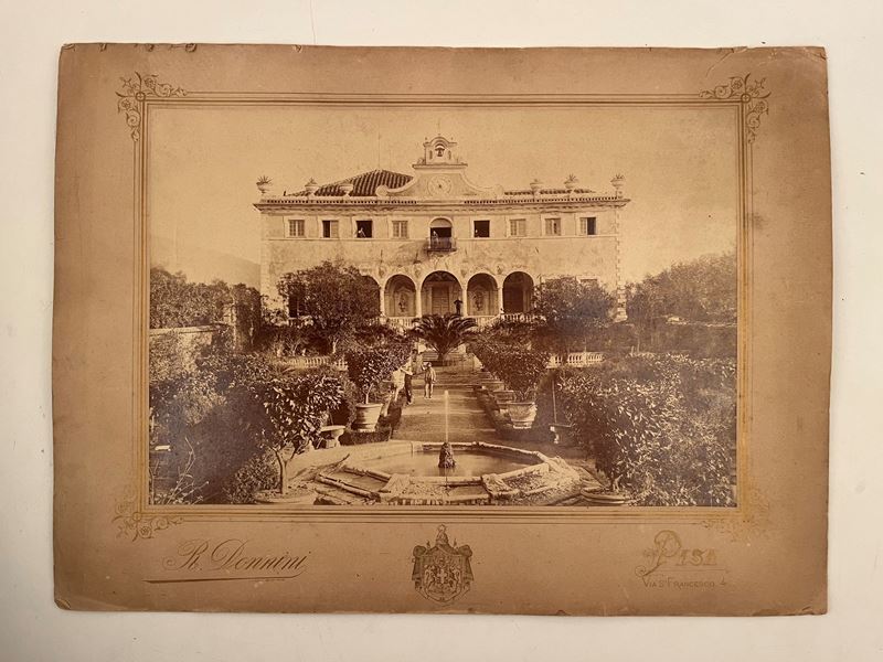 Vista di Villa Rinascimentale in Toscana