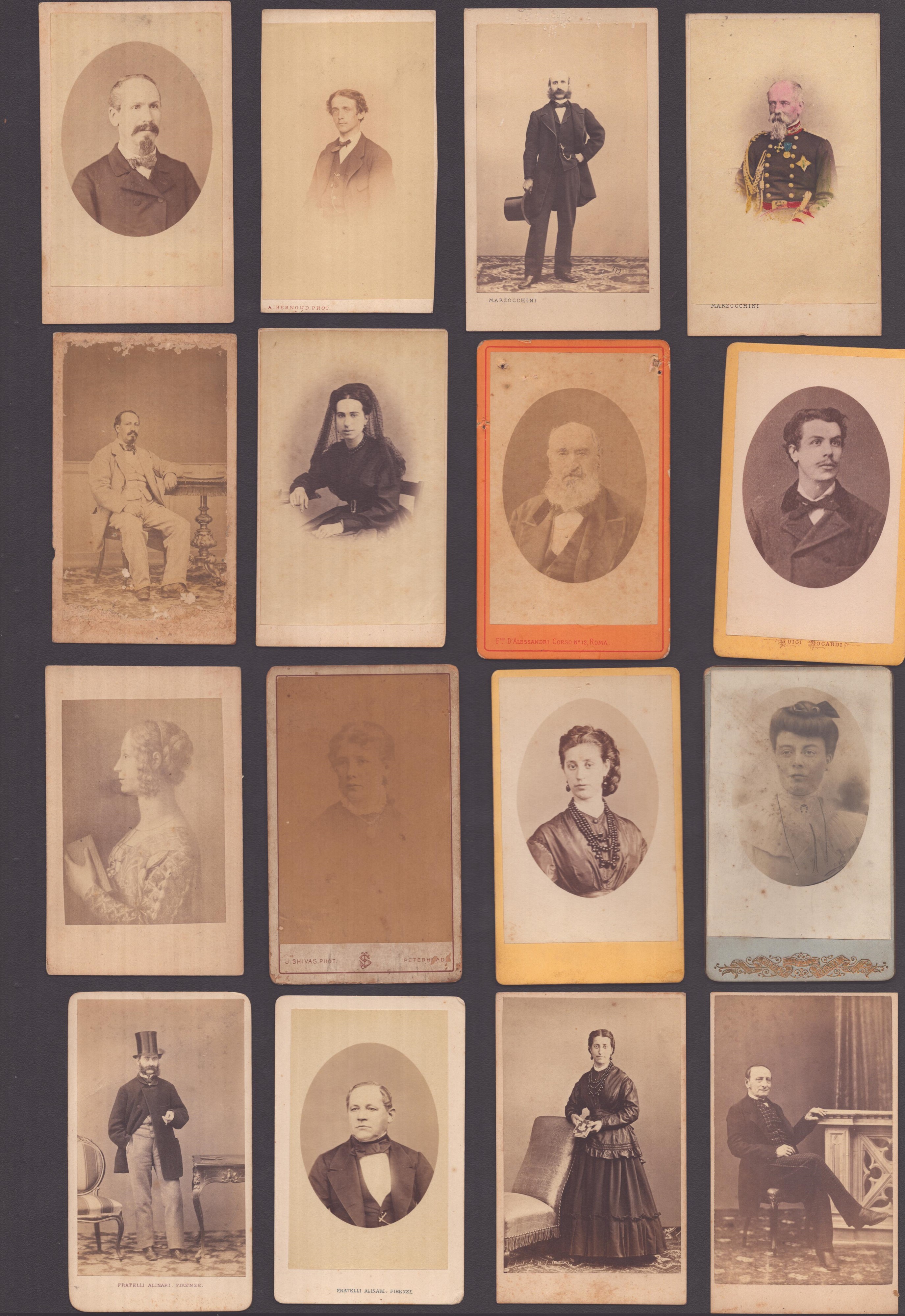 Raccolta di 48 CDV di Fotografi Misti