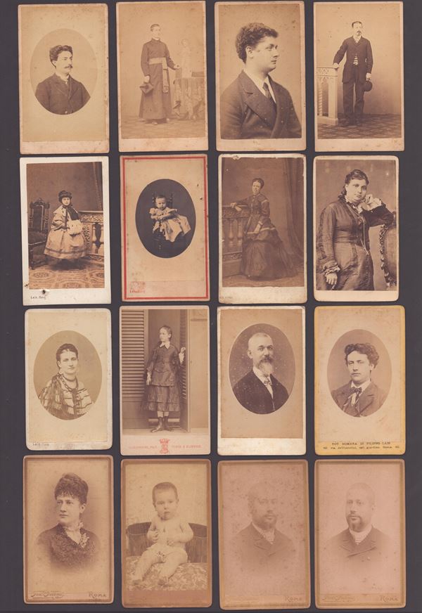 Raccolta di 36 CDV di fotografi romani