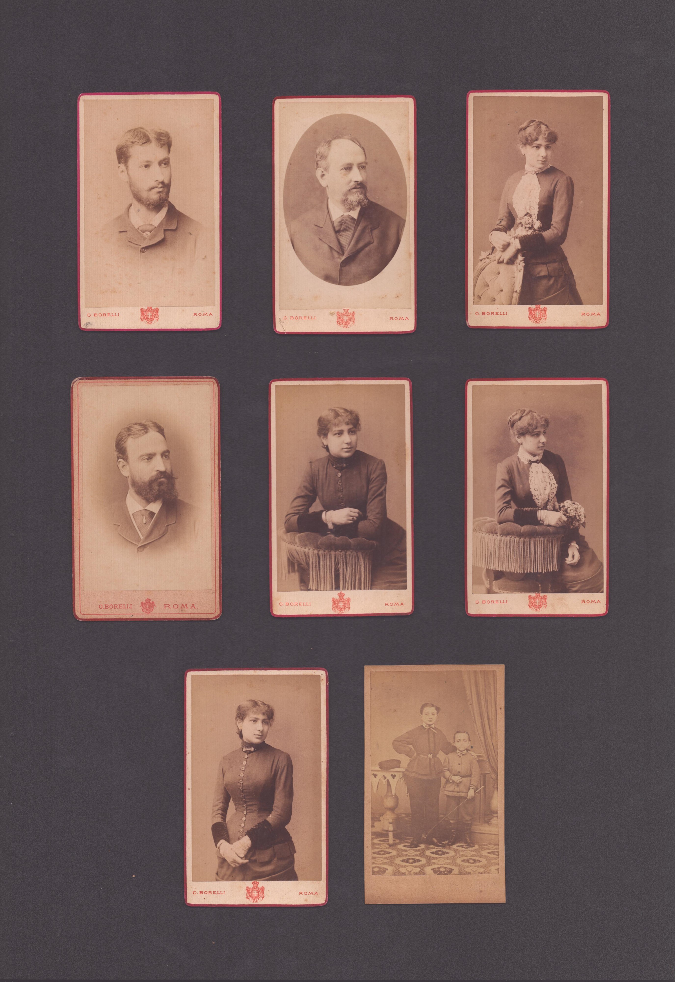 Raccolta di 36 CDV di Fotografi Romani