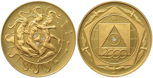 REPUBBLICA ITALIANA. IPZS. Medaglia Stella del 2000, coniazione in oro 917 con 4 diamanti taglio brillante. Au (16,01 g; 30,23 mm)  - Asta Monete e medaglie medievali e moderne italiane ed estere - Bertolami Fine Art - Casa d'Aste