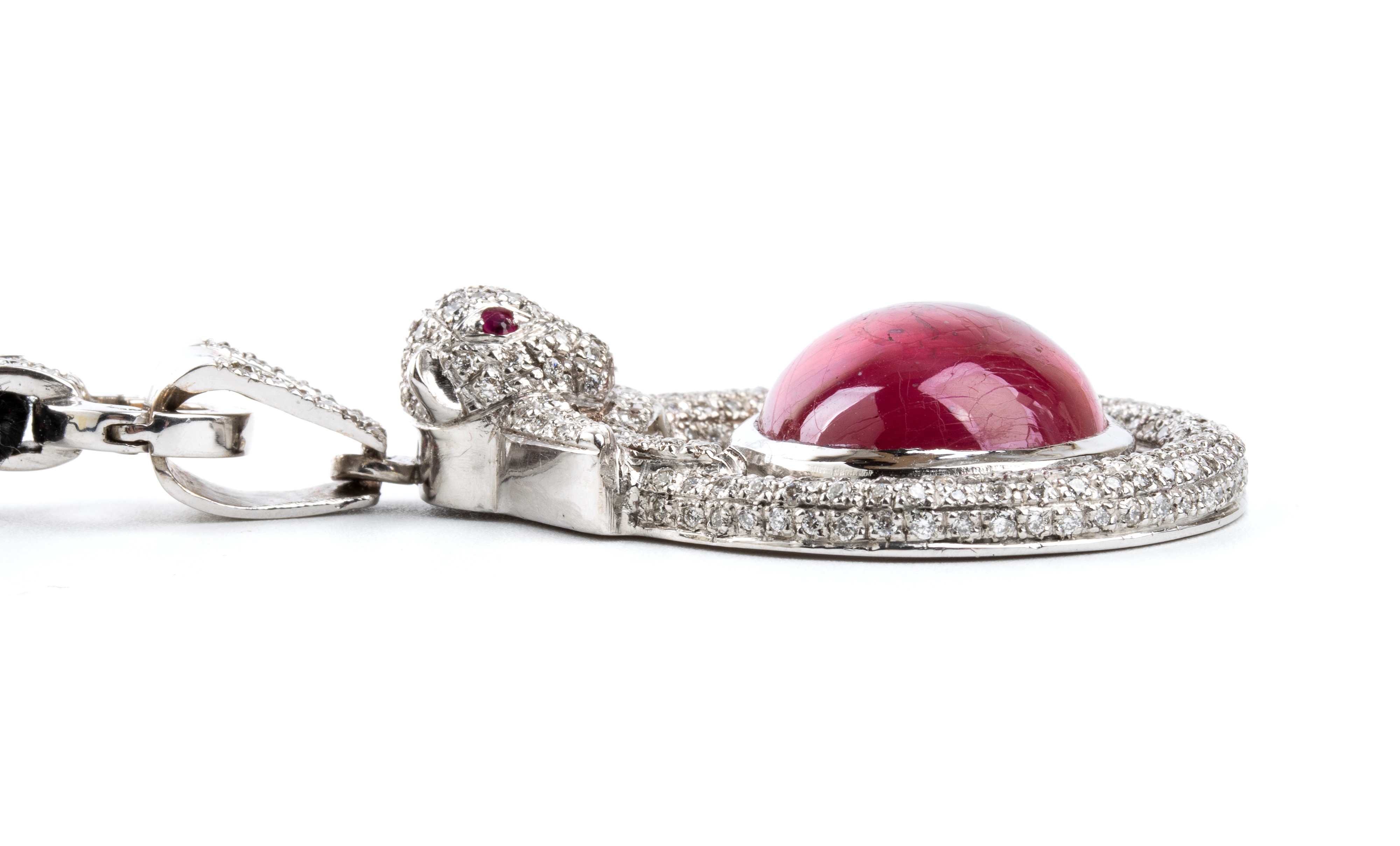 Girocollo con pendente in oro, diamanti e rubino composito