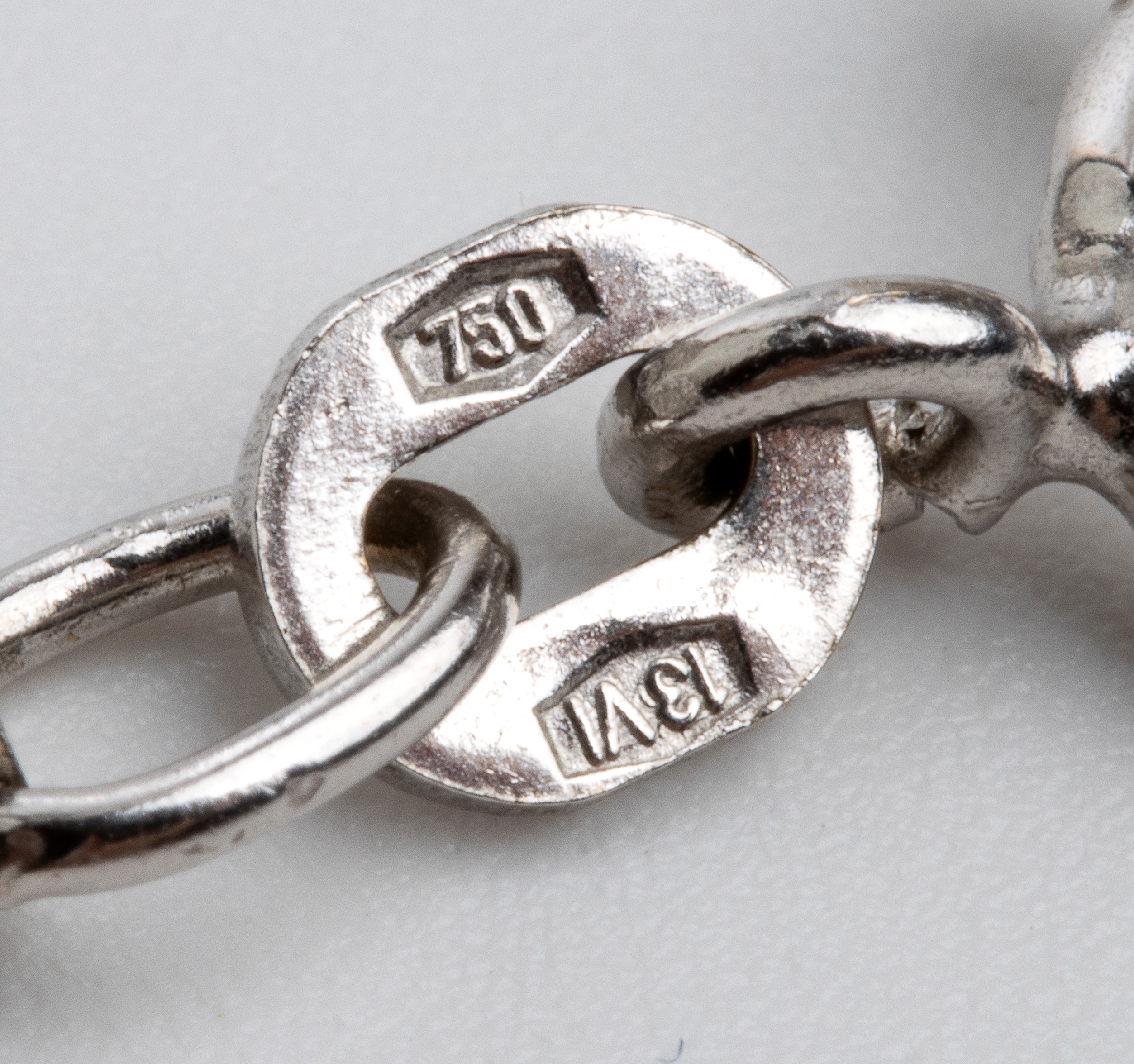 Pendente in oro argento e diamanti con catena in oro bianco