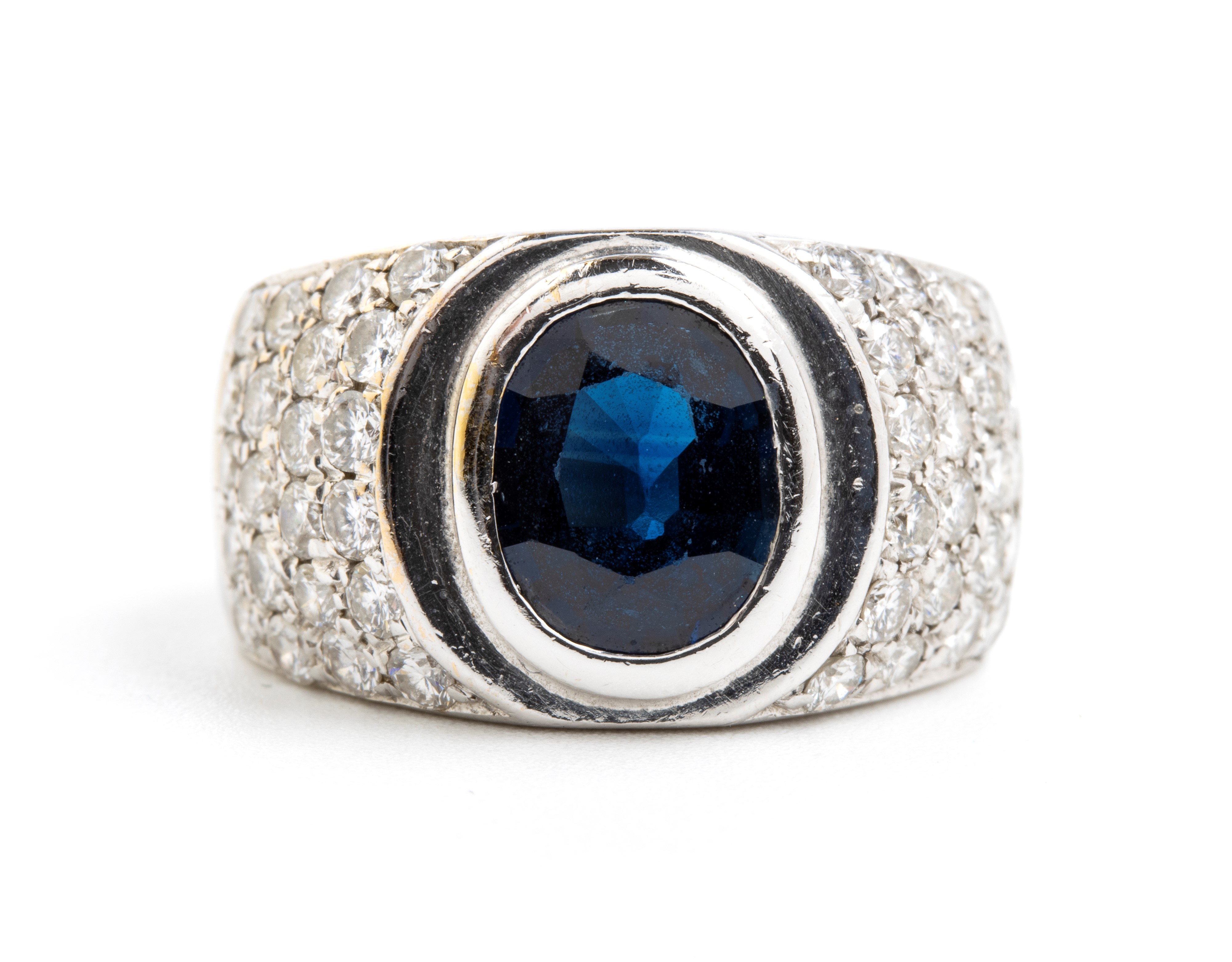 Anello in oro con zaffiro e diamanti