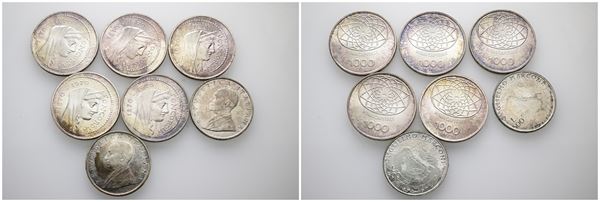 REPUBBLICA ITALIANA. Lotto di 7 monete in Ag. Da 500 lire (2 pezzi) e 1000 lire (5 pezzi). In Folder