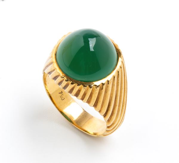 Gold chrysoprase ring