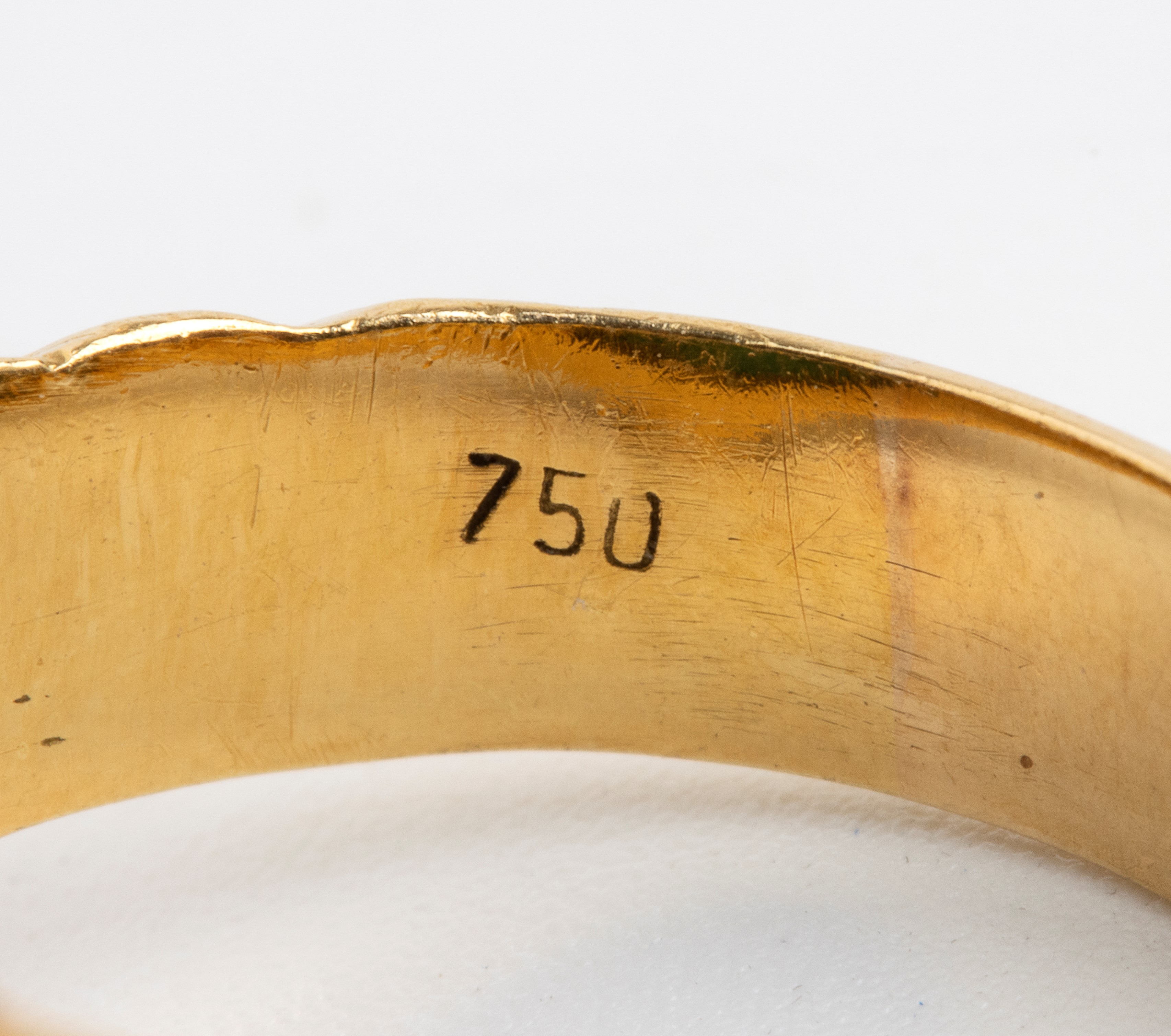 Anello in oro con crisoprasio