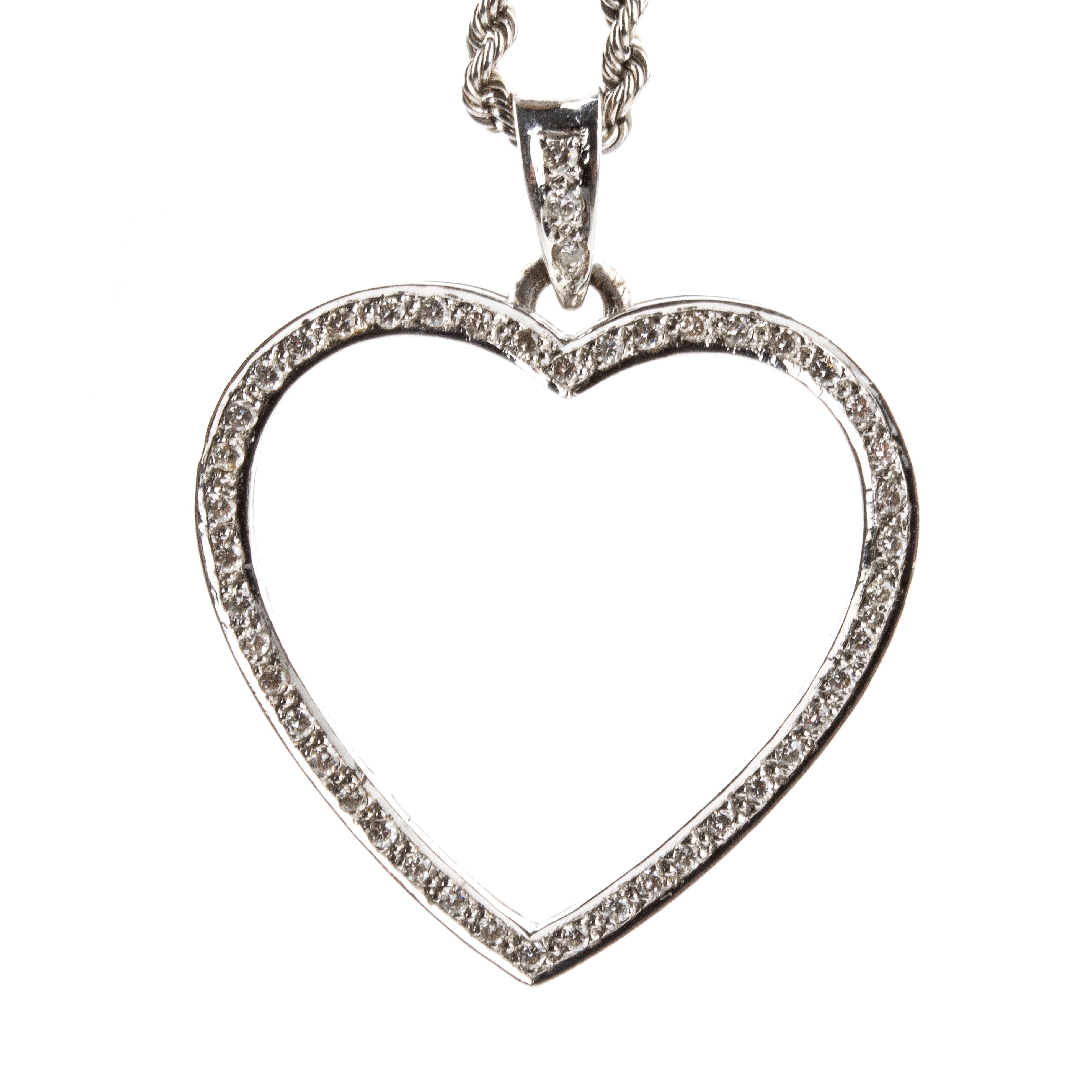 Girocollo con pendente a cuore in diamanti