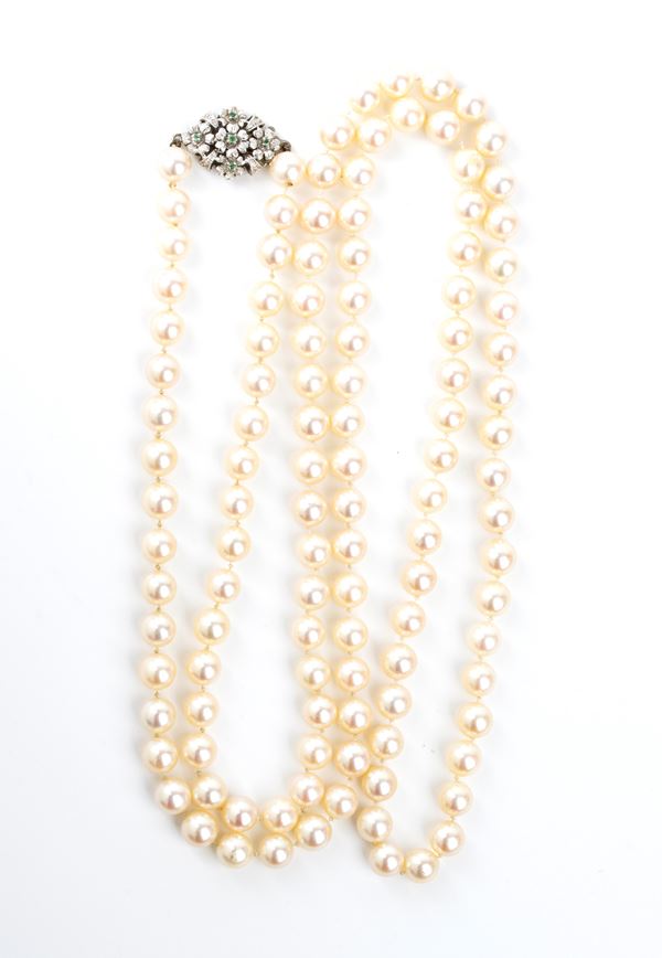 Pearl gold necklace