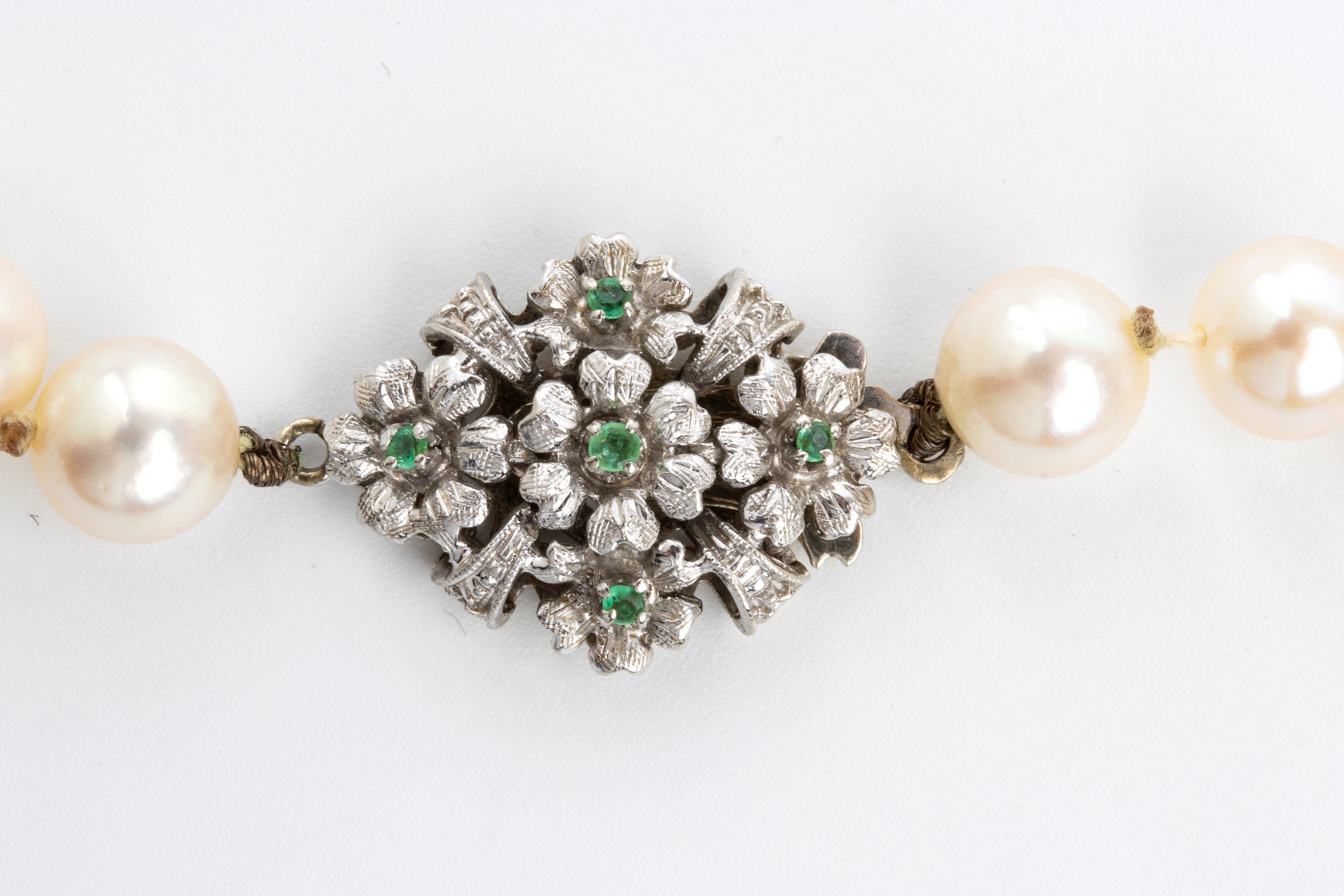 Collana di perle con chiusura in oro