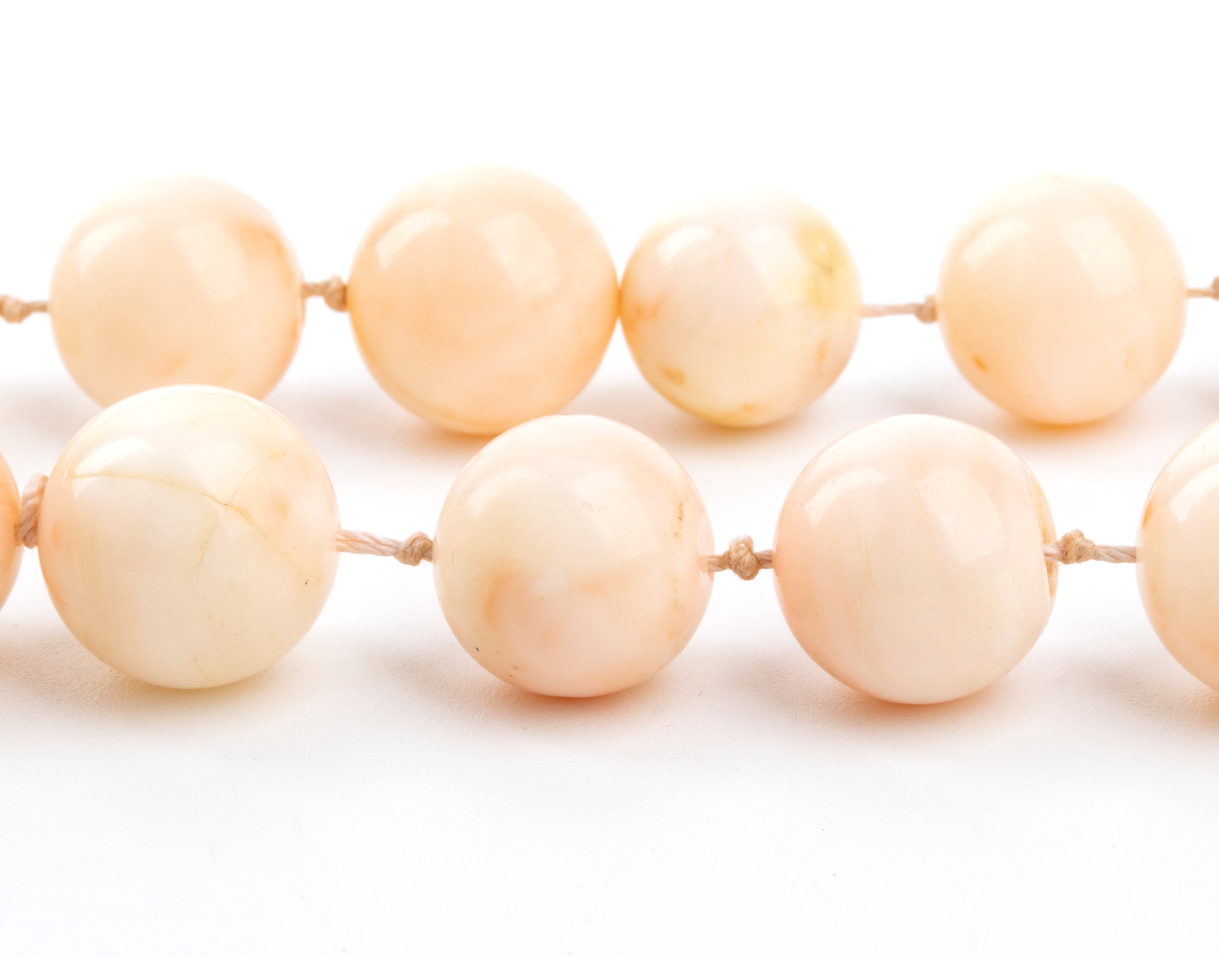 Girocollo in oro e corallo rosa