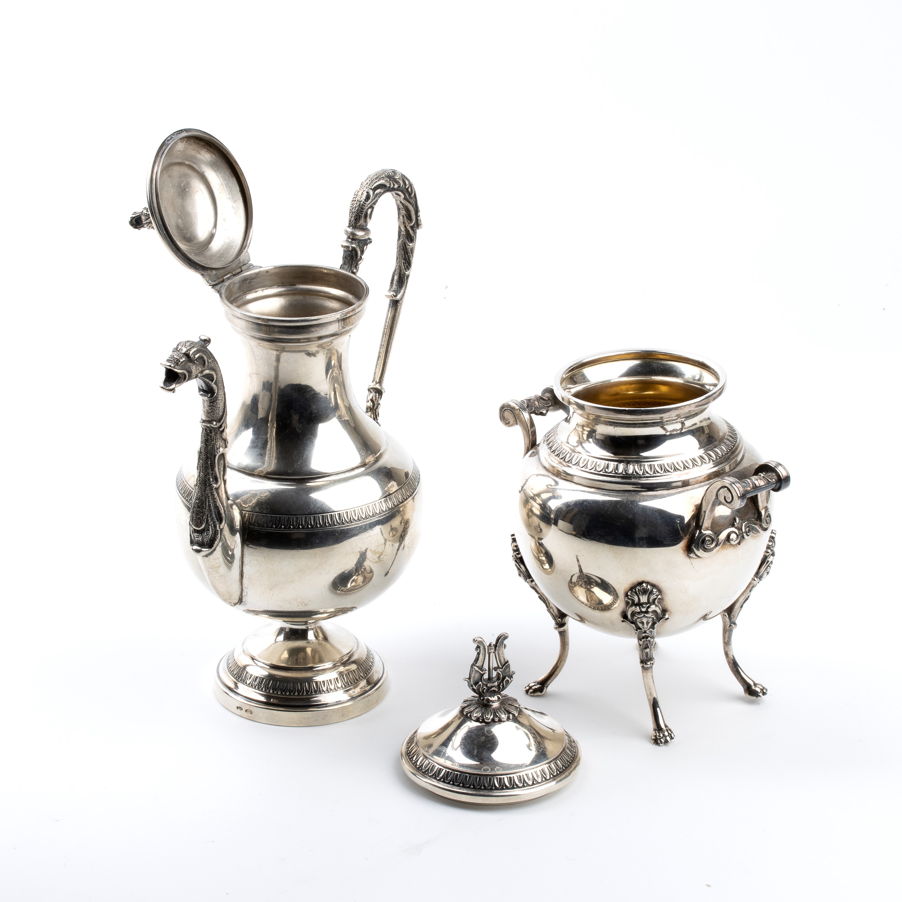 Teiera e zuccheriera in argento