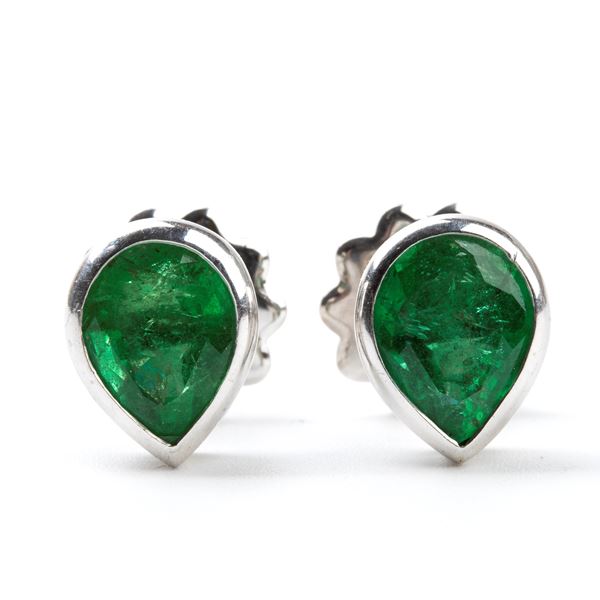 Emerald gold earrings 