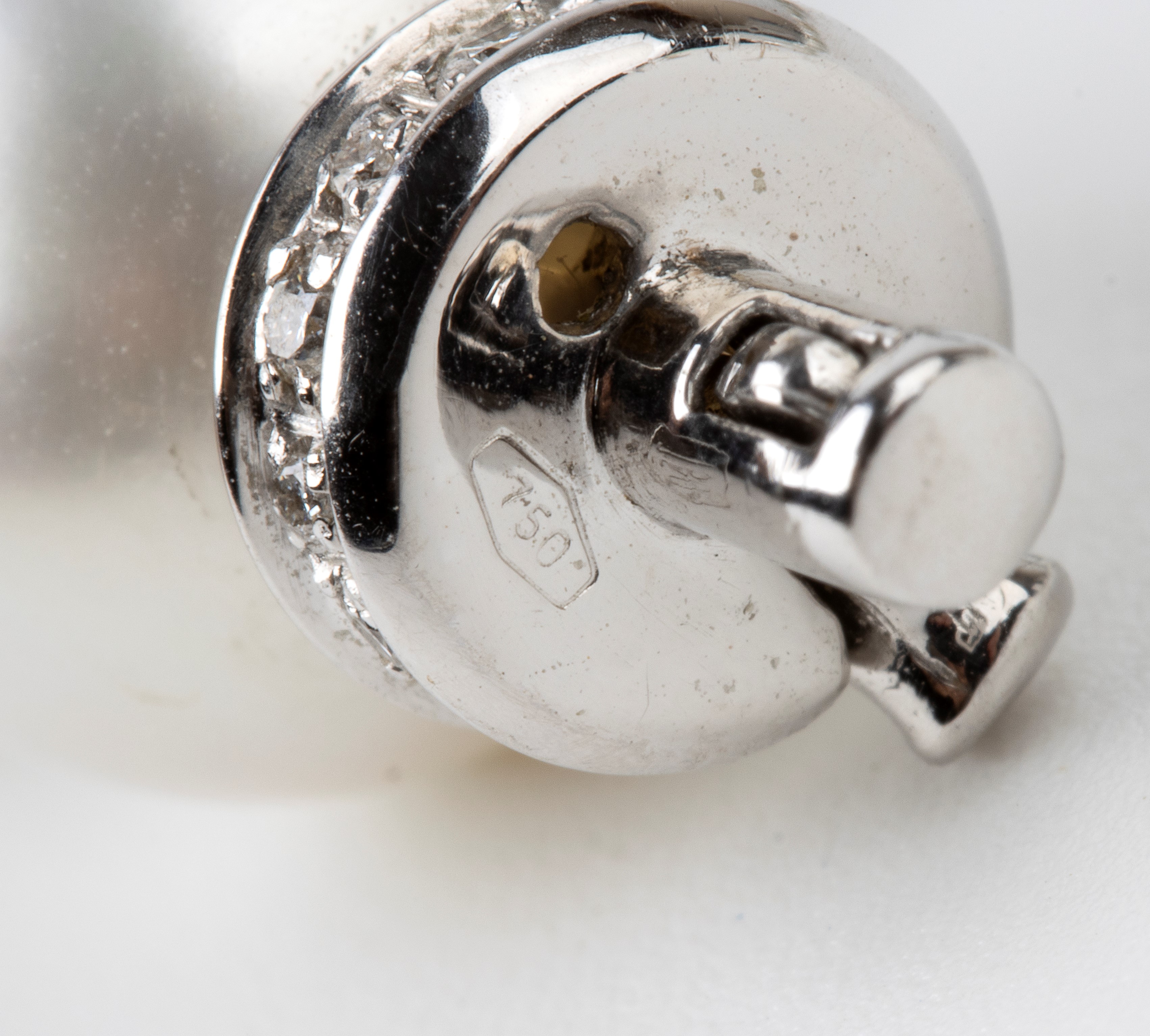 Collana di perle South Sea con distanziali in oro e diamanti