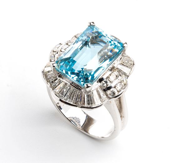 Aquamarine diamond gold ring