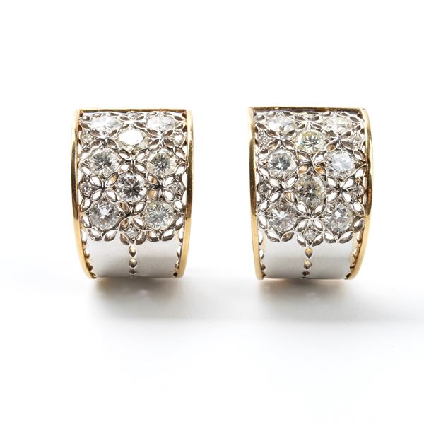 Diamond gold pair of earrings