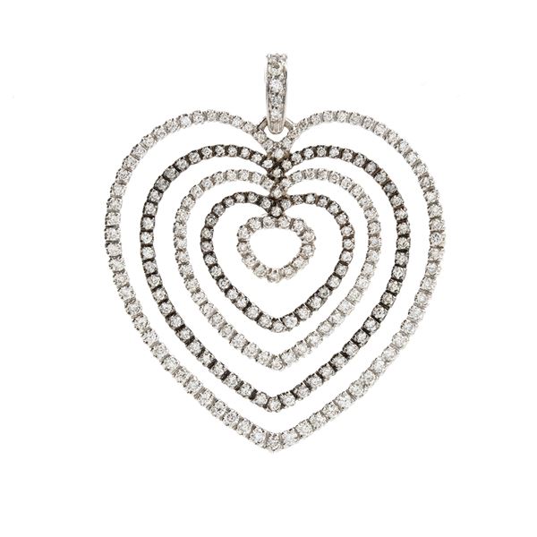 Diamond gold heart pendant 