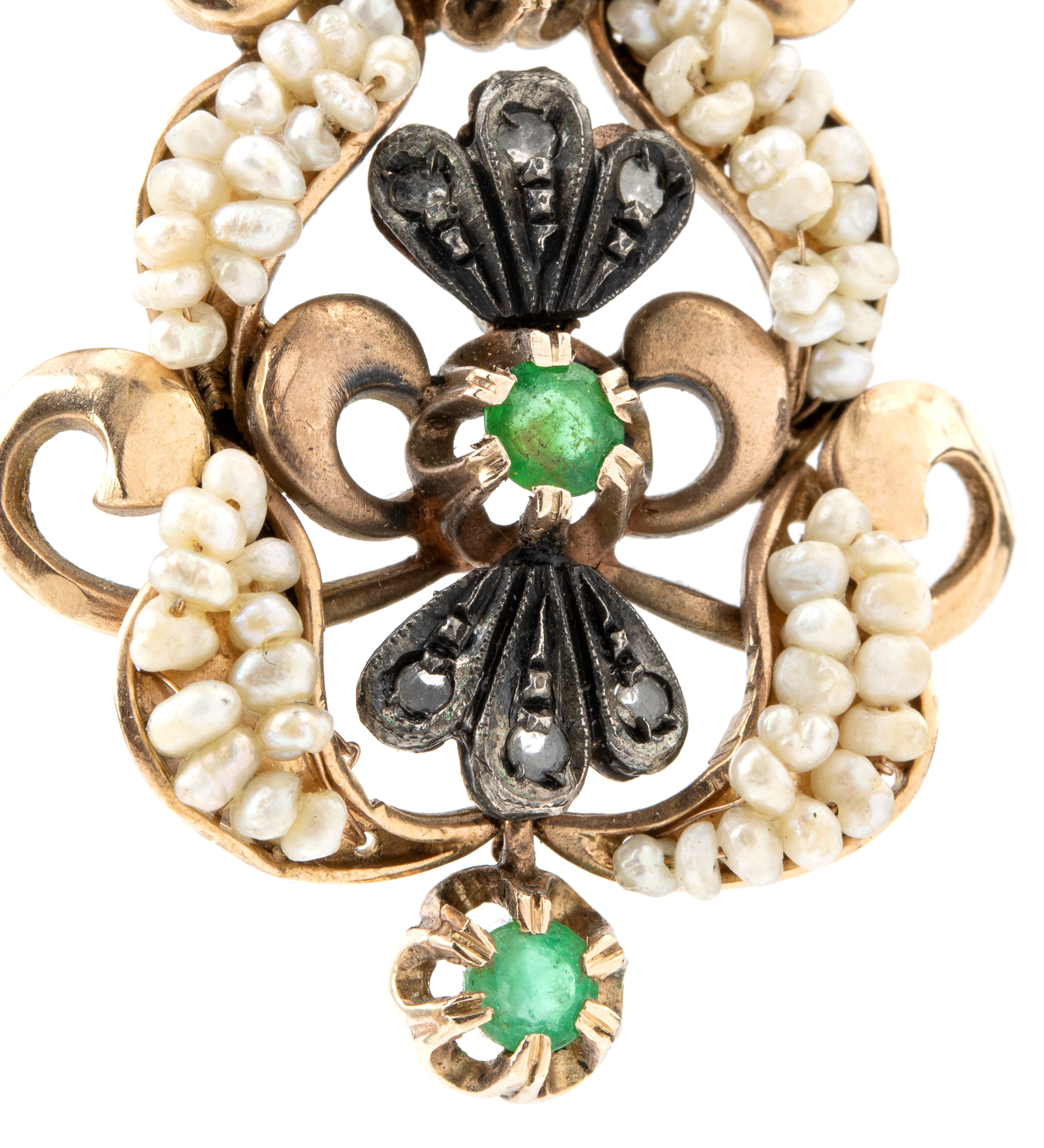 Pendente in oro e argento con perle di fiume e smeraldi
