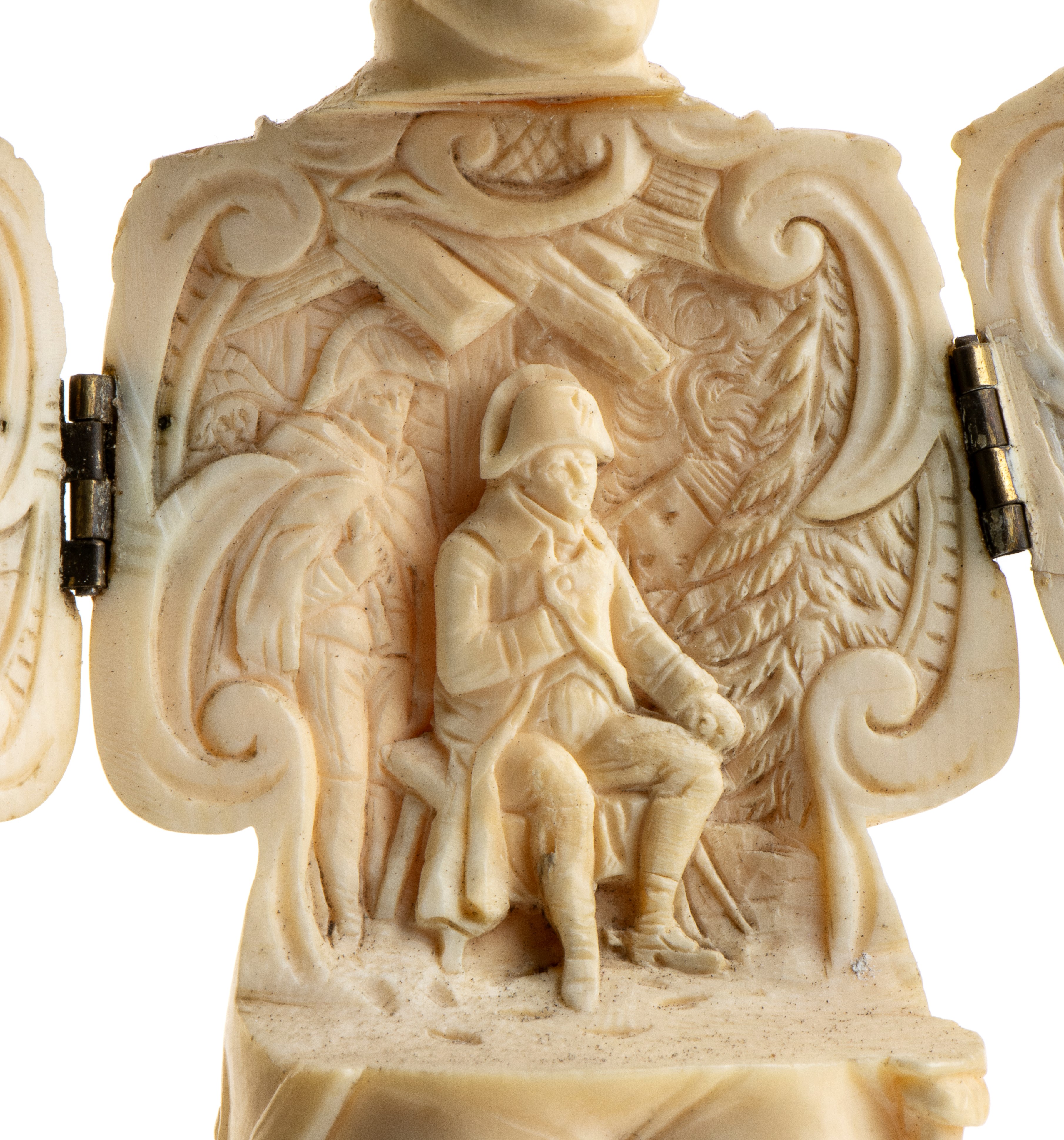 Scultura apribile in avorio, raffigurante Napoleone Bonaparte
