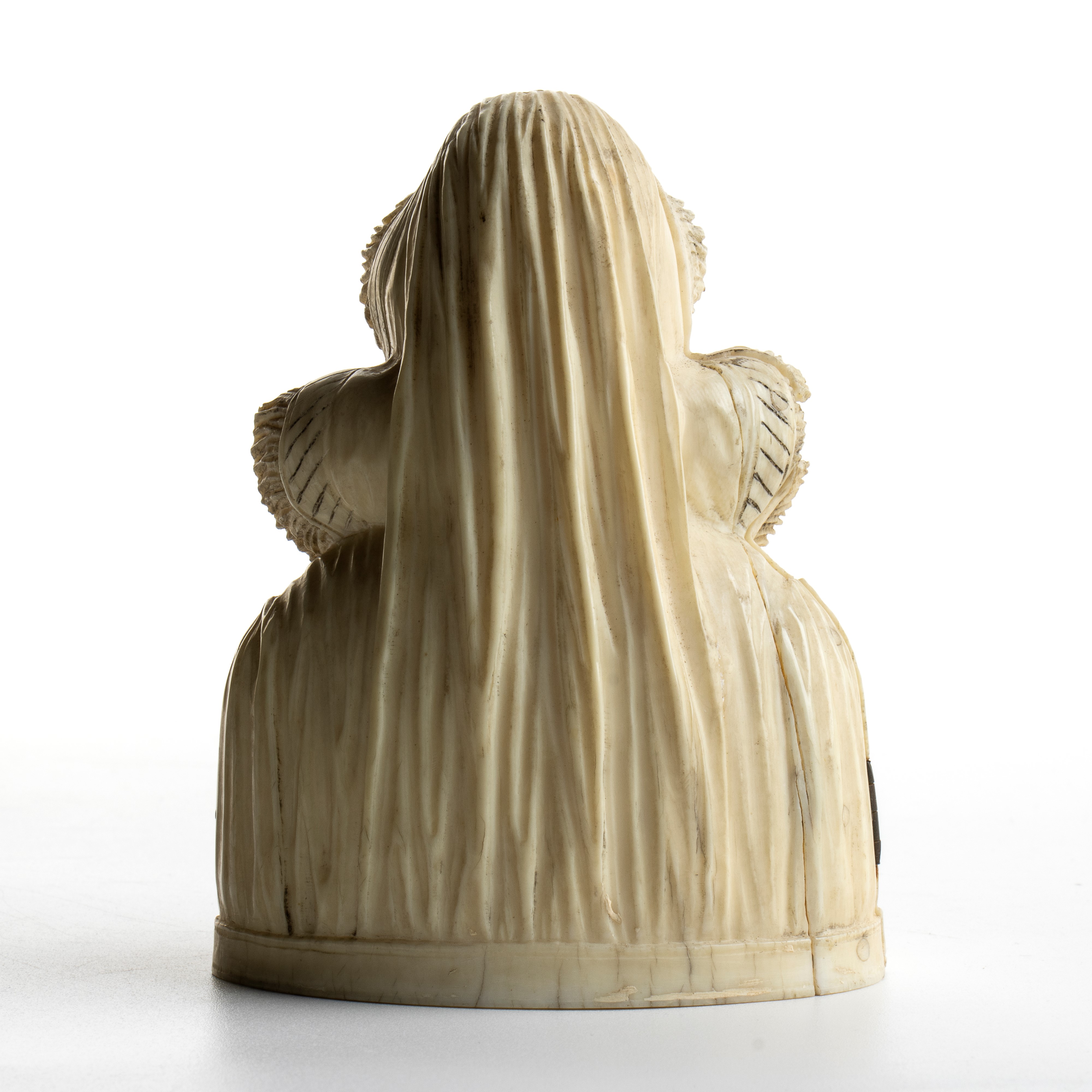 Francia (Dieppe, ?), Scultura apribile in avorio raffigurante Maria Stuarda