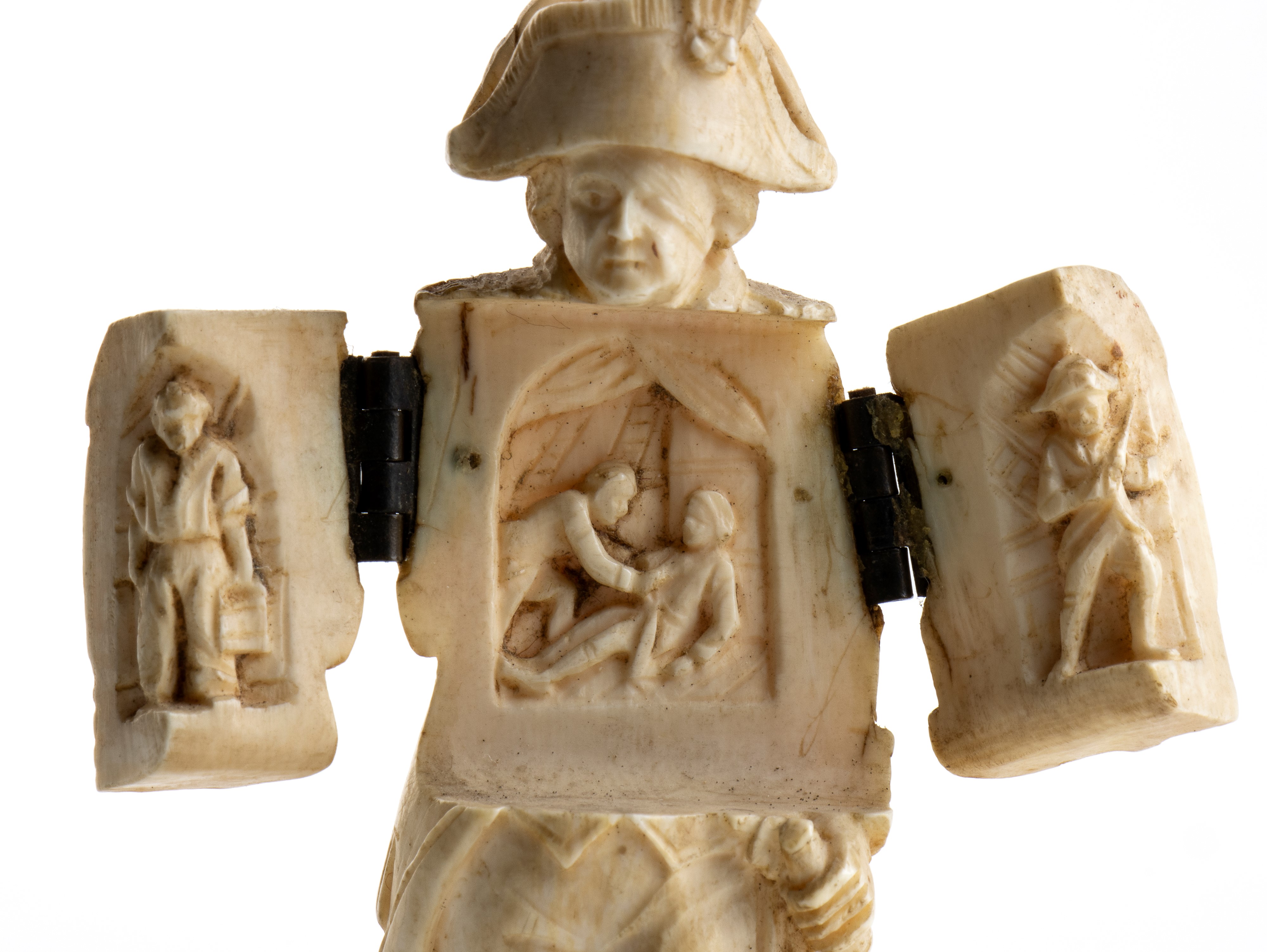 Scultura apribile in avorio raffigurante Napoleone