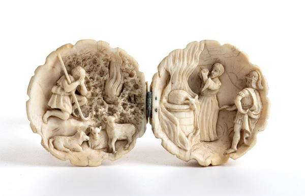 Carved ivory foldable diptych ball