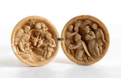 Dittico a sfera pieghevole, avorio intagliato (Elephas maximus o Loxodonta africana), Francia (Di...