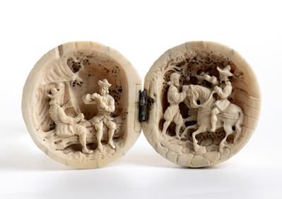 Francia (Dieppe ?), Dittico a sfera pieghevole in avorio intagliato, XIX secolo