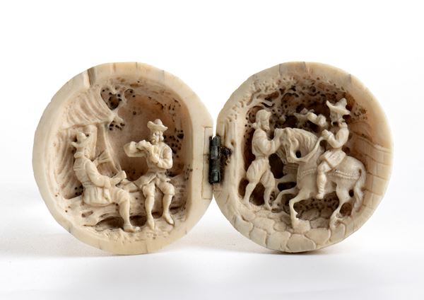 Carved ivory foldable diptych ball